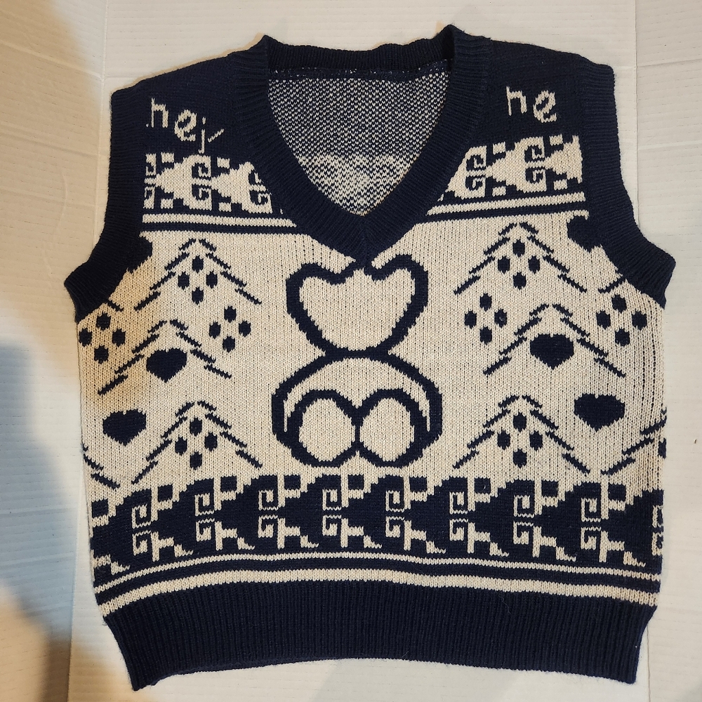 Nordic Scandinavian Knit Sweater Vest Geometric Heart Pattern M/L